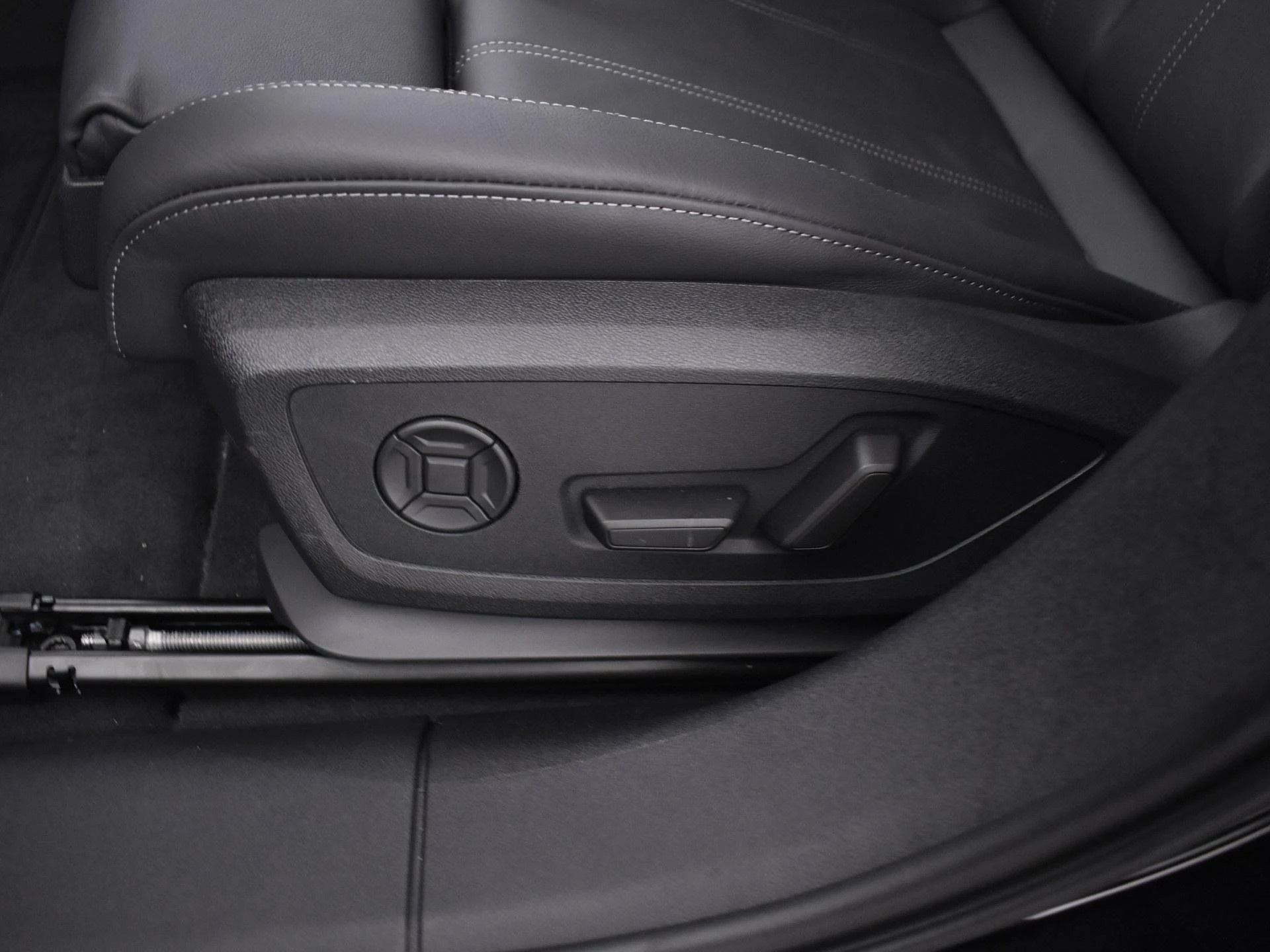 Hoofdafbeelding Audi A6 Avant e-tron