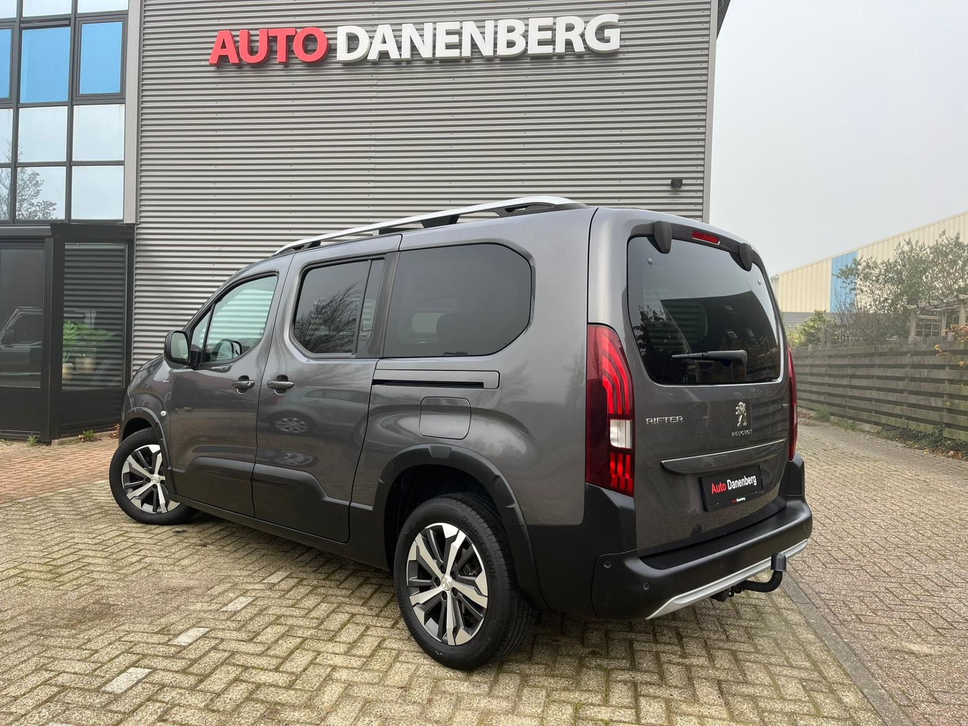 Hoofdafbeelding Peugeot Rifter