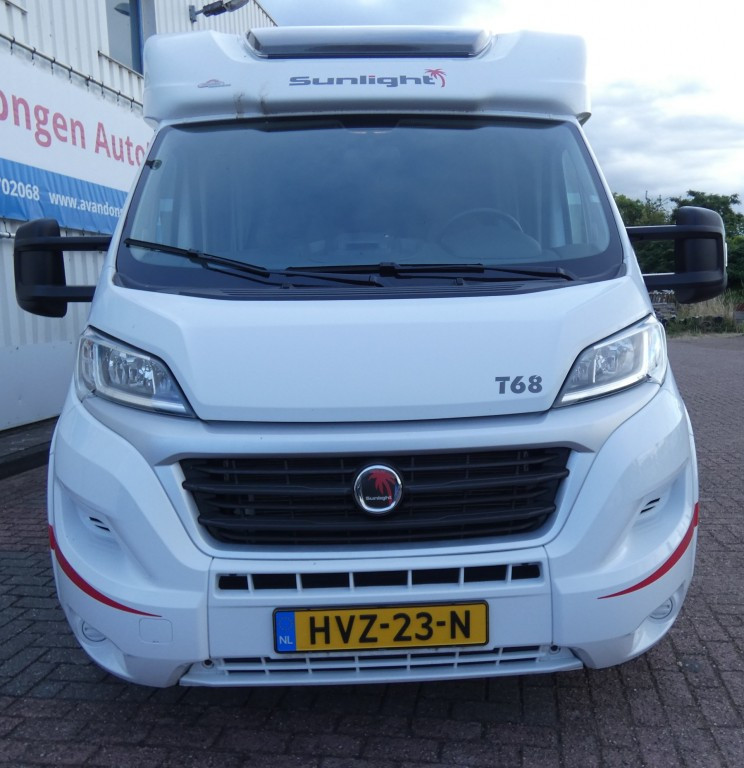 Hoofdafbeelding Sunlight T68 Automaat,navi,camera,lengtebedden