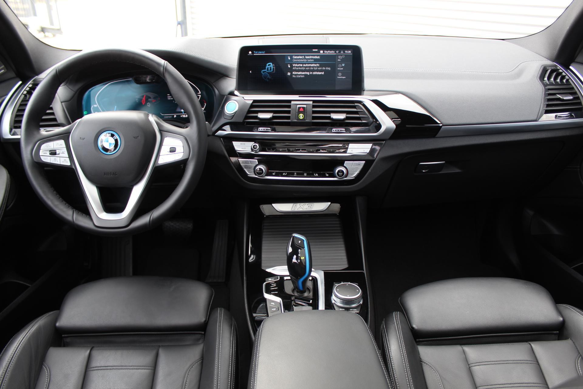Hoofdafbeelding BMW iX3