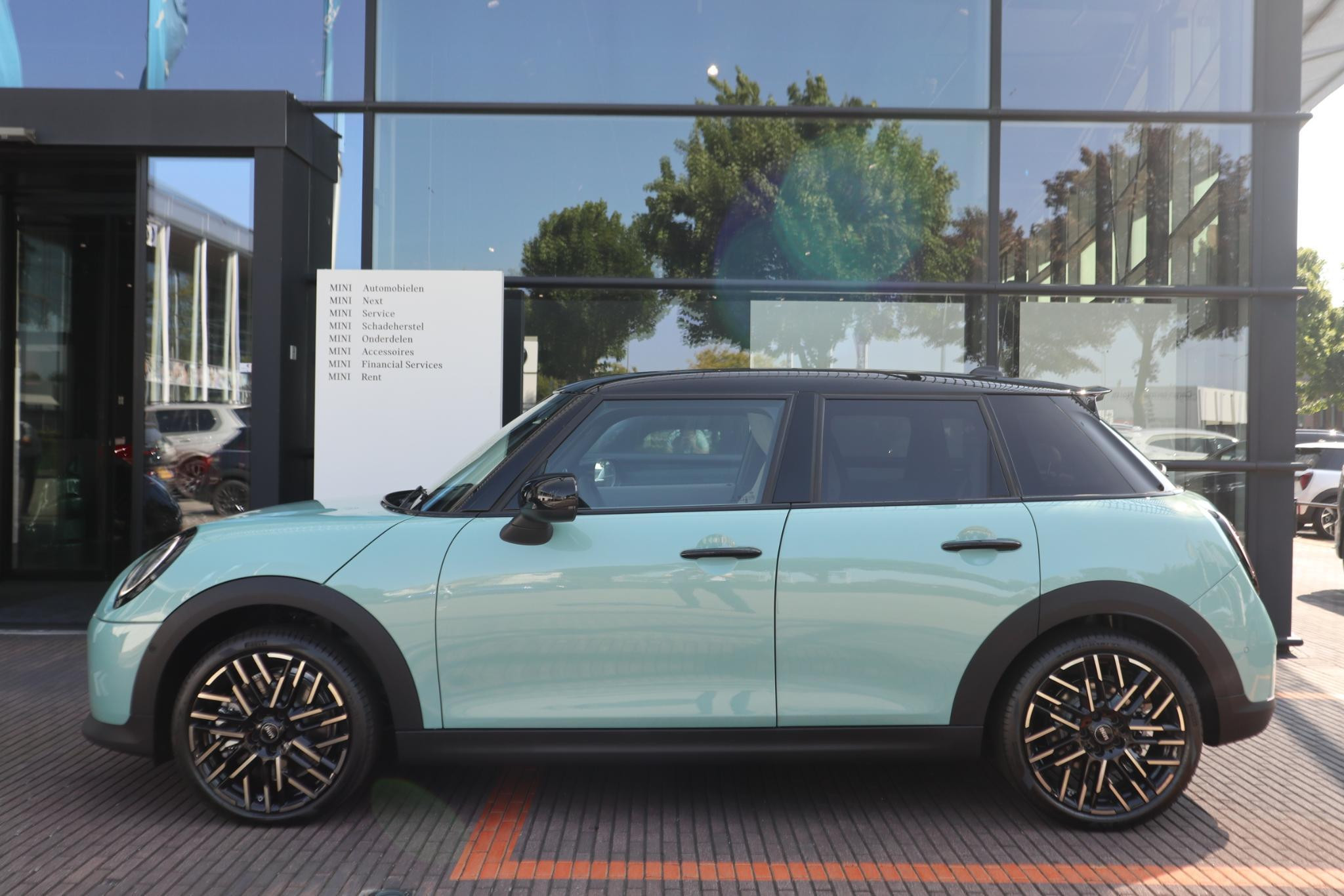 Hoofdafbeelding MINI 5-deurs