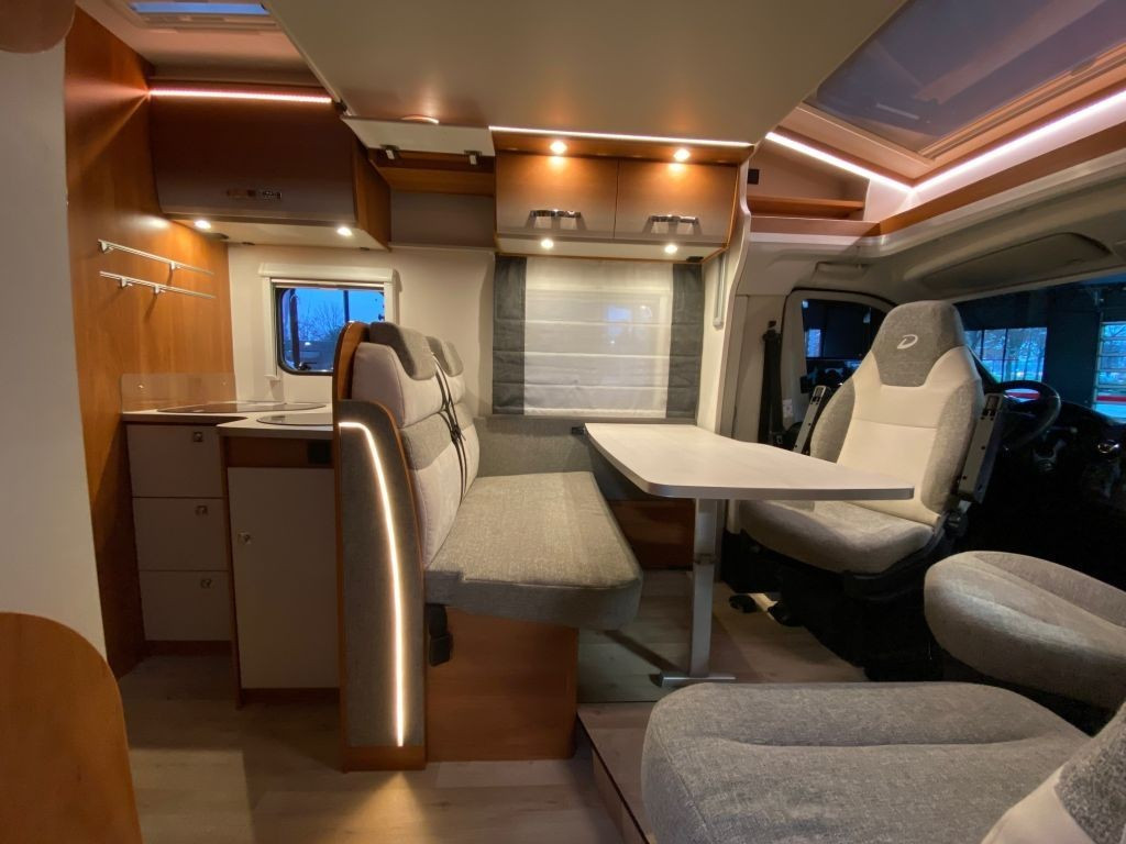 Hoofdafbeelding Dethleffs T7057 Eb 160pk Autom/lengte Bedden/airco