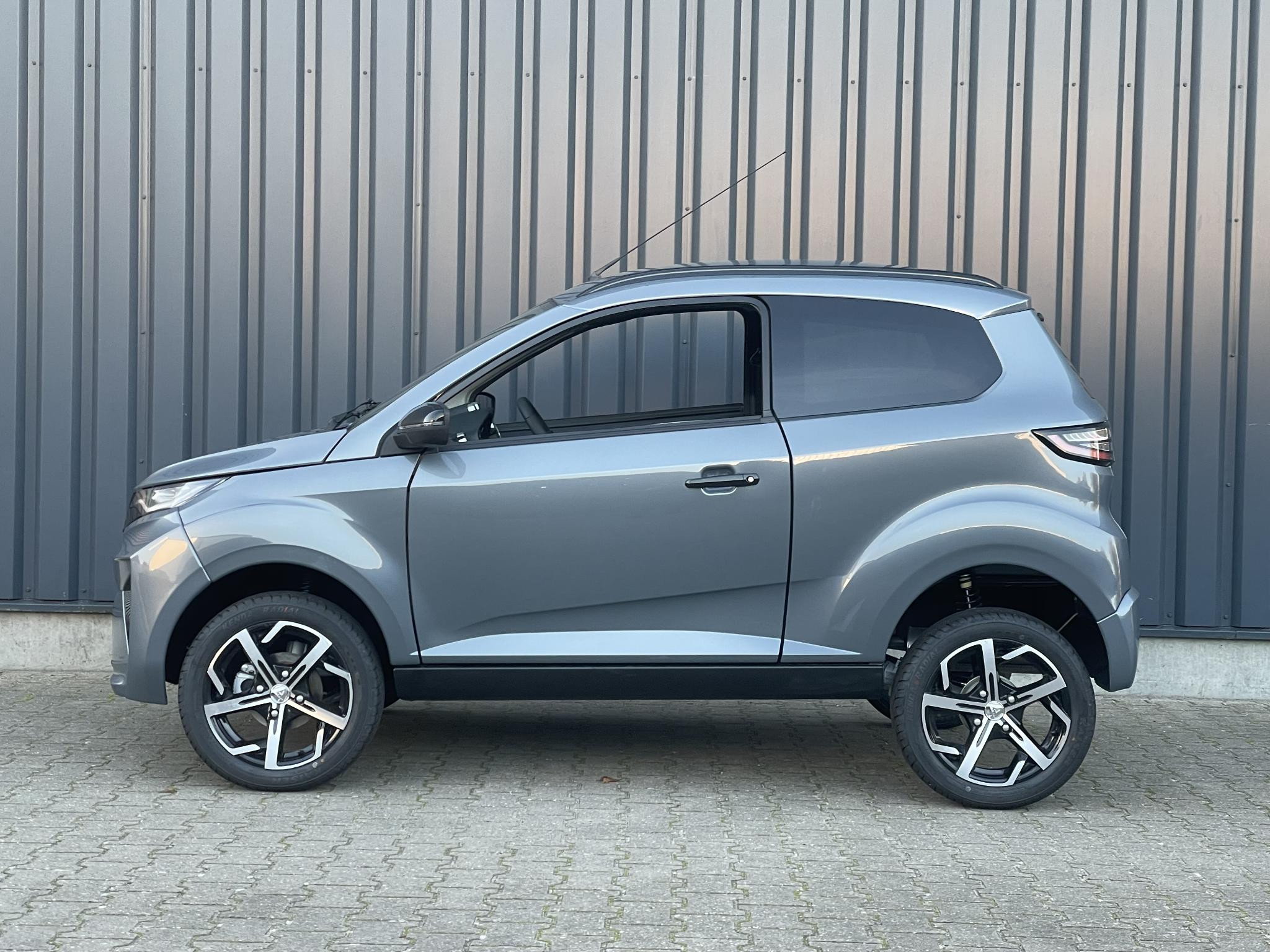 Hoofdafbeelding Axaim Crossover