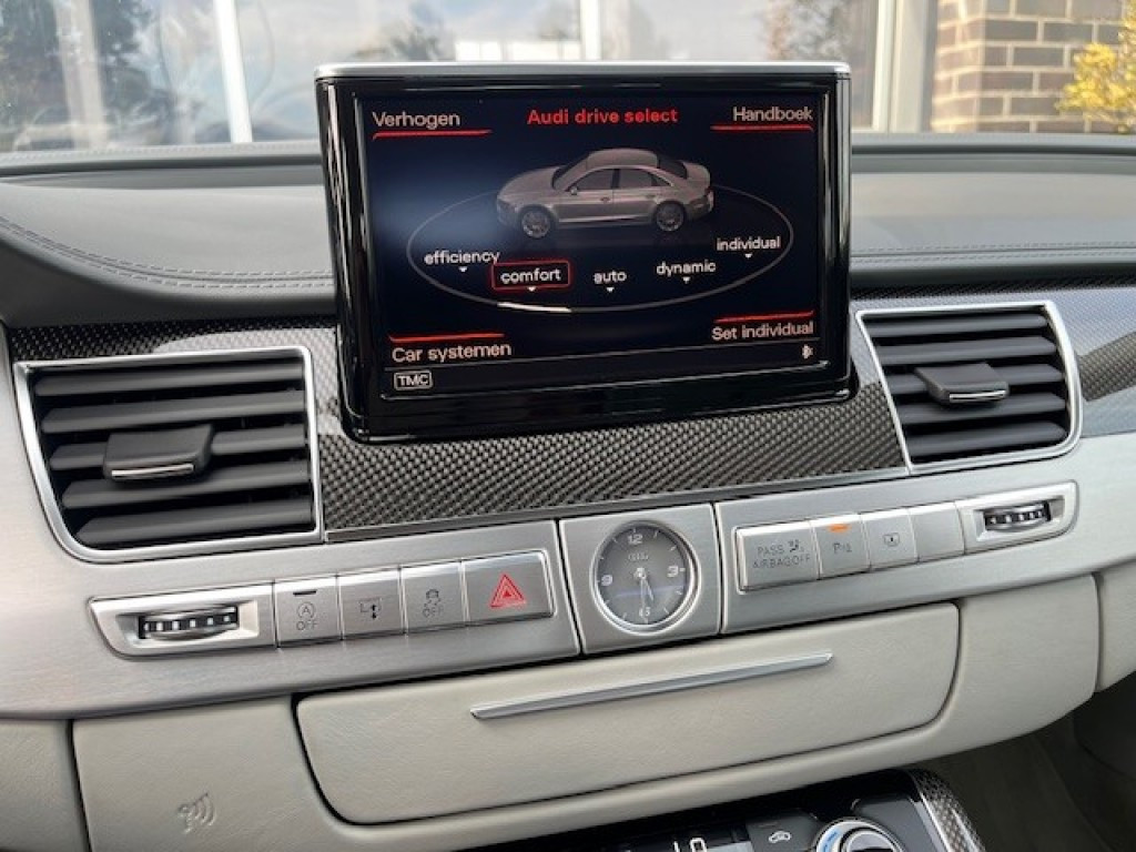 Hoofdafbeelding Audi S8