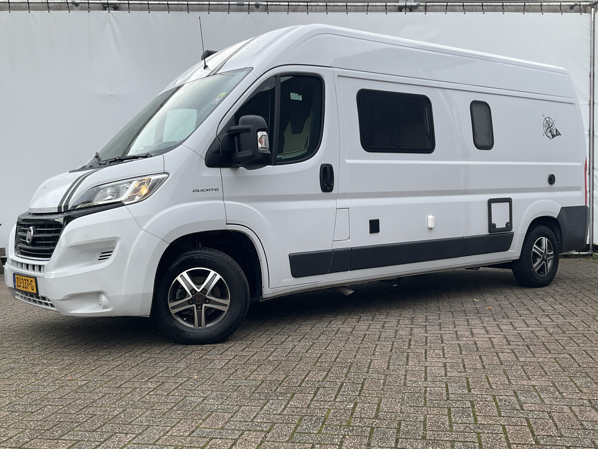 Hoofdafbeelding Knaus R07