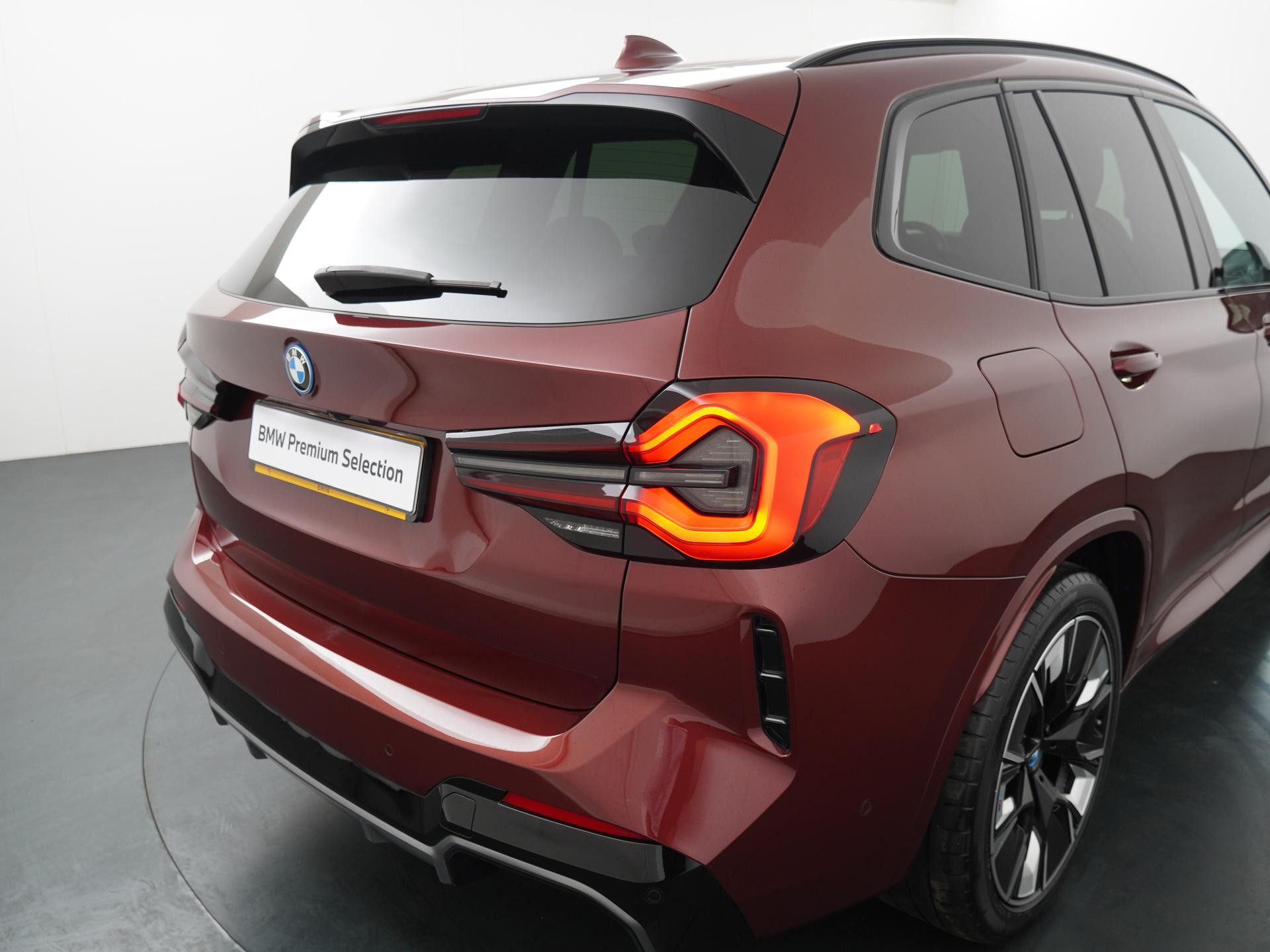 Hoofdafbeelding BMW iX3