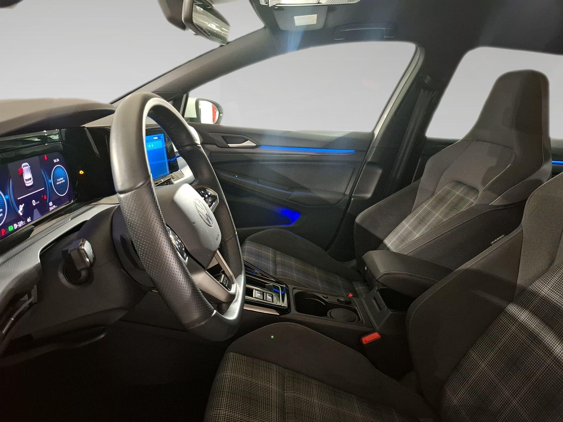 Volkswagen-Golf-image-3