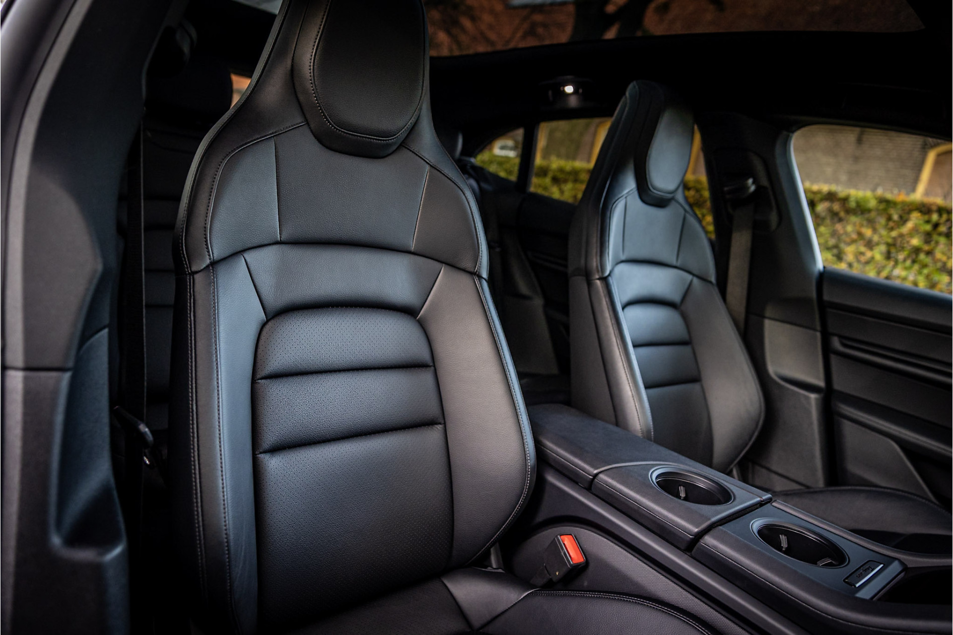 Hoofdafbeelding Porsche Taycan