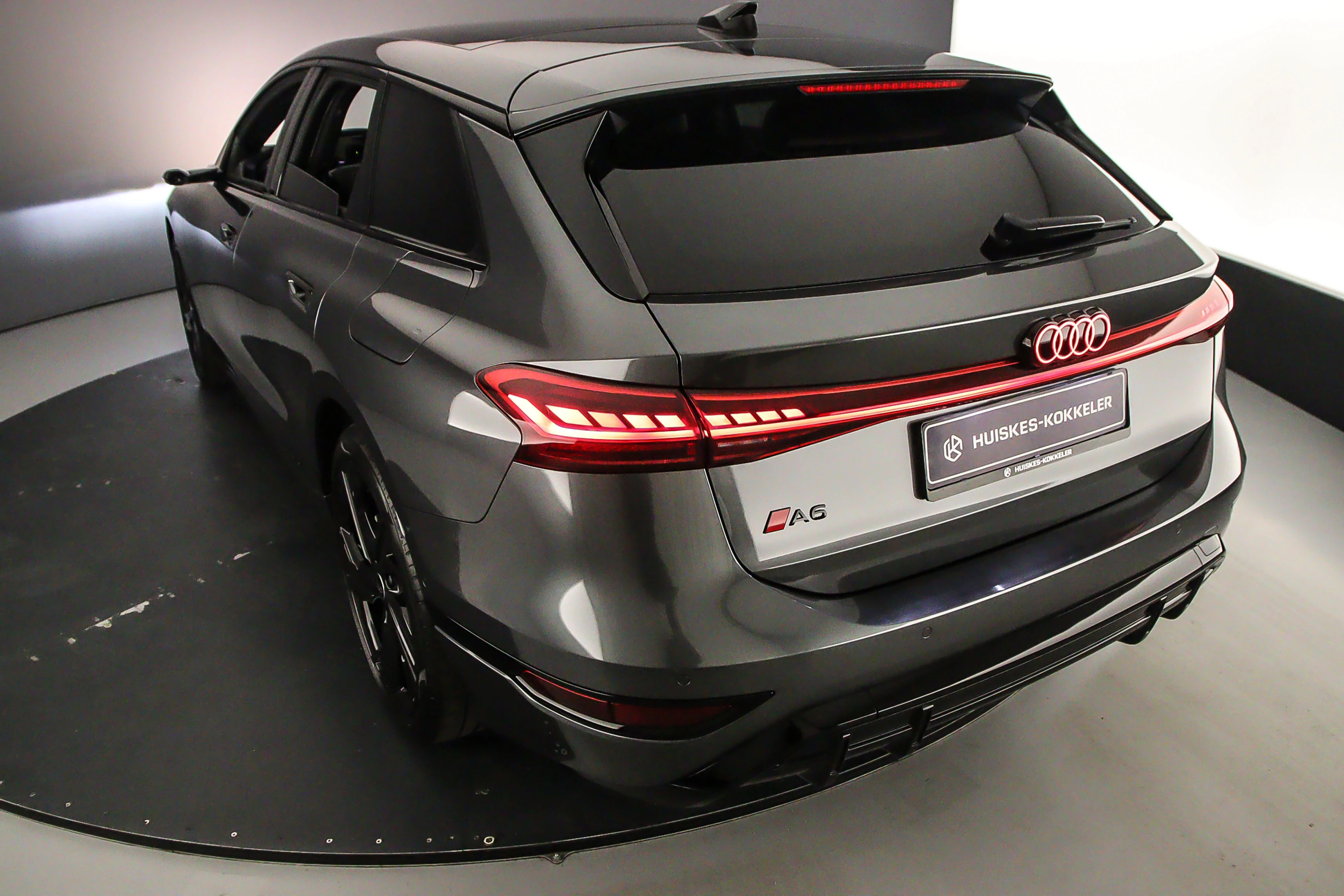 Hoofdafbeelding Audi A6 Avant e-tron