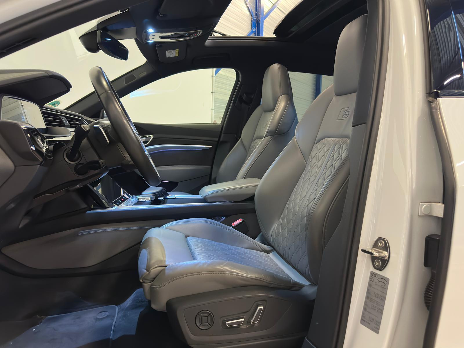 Hoofdafbeelding Audi e-tron