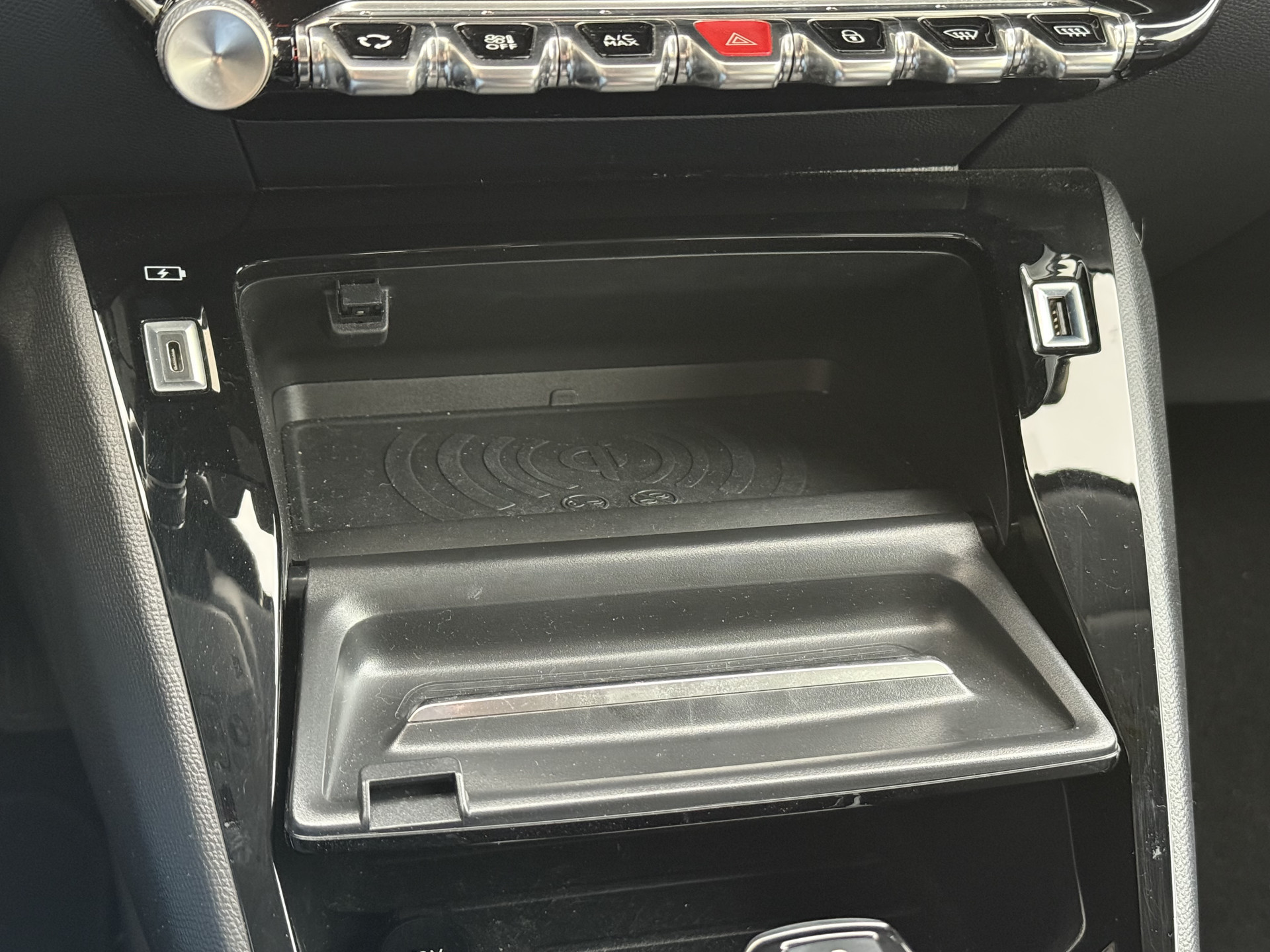 Hoofdafbeelding Peugeot e-208