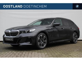 BMW 5 Serie Touring 520i M Sport Automaat / Trekhaak / Adaptieve LED / Parking Assistant / Harman-Kardon / M Sportonderstel / Stoelverwarming