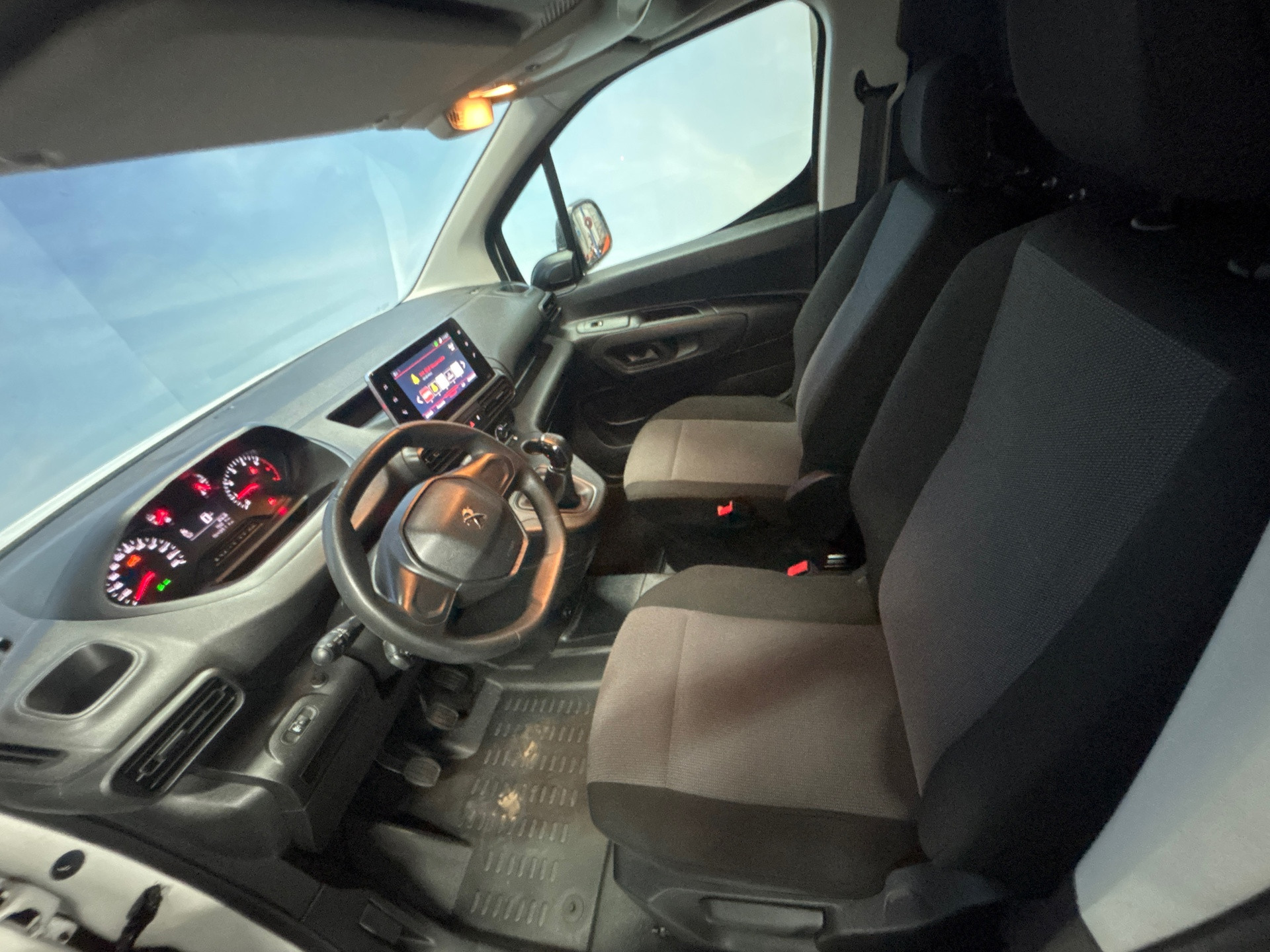 Hoofdafbeelding Peugeot Partner