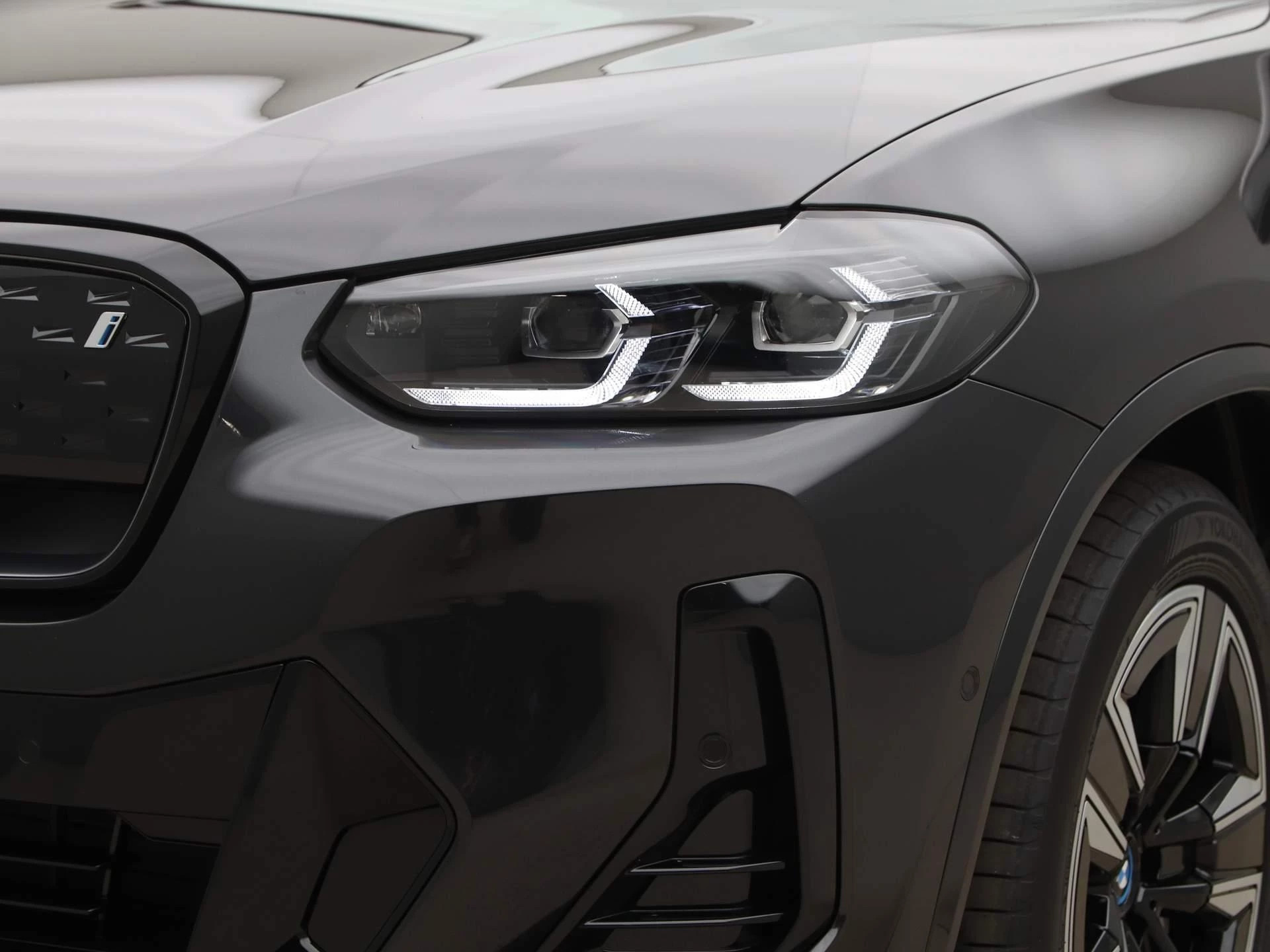 Hoofdafbeelding BMW iX3