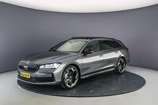 Skoda Superb Combi Sportline Business 1.5 TSI PHEV 204pk DSG Automaat Trekhaak, Panoramadak, Head up display, Adaptive cruise control, Navigatie, Achteruitrijcamera, LED matrix koplampen