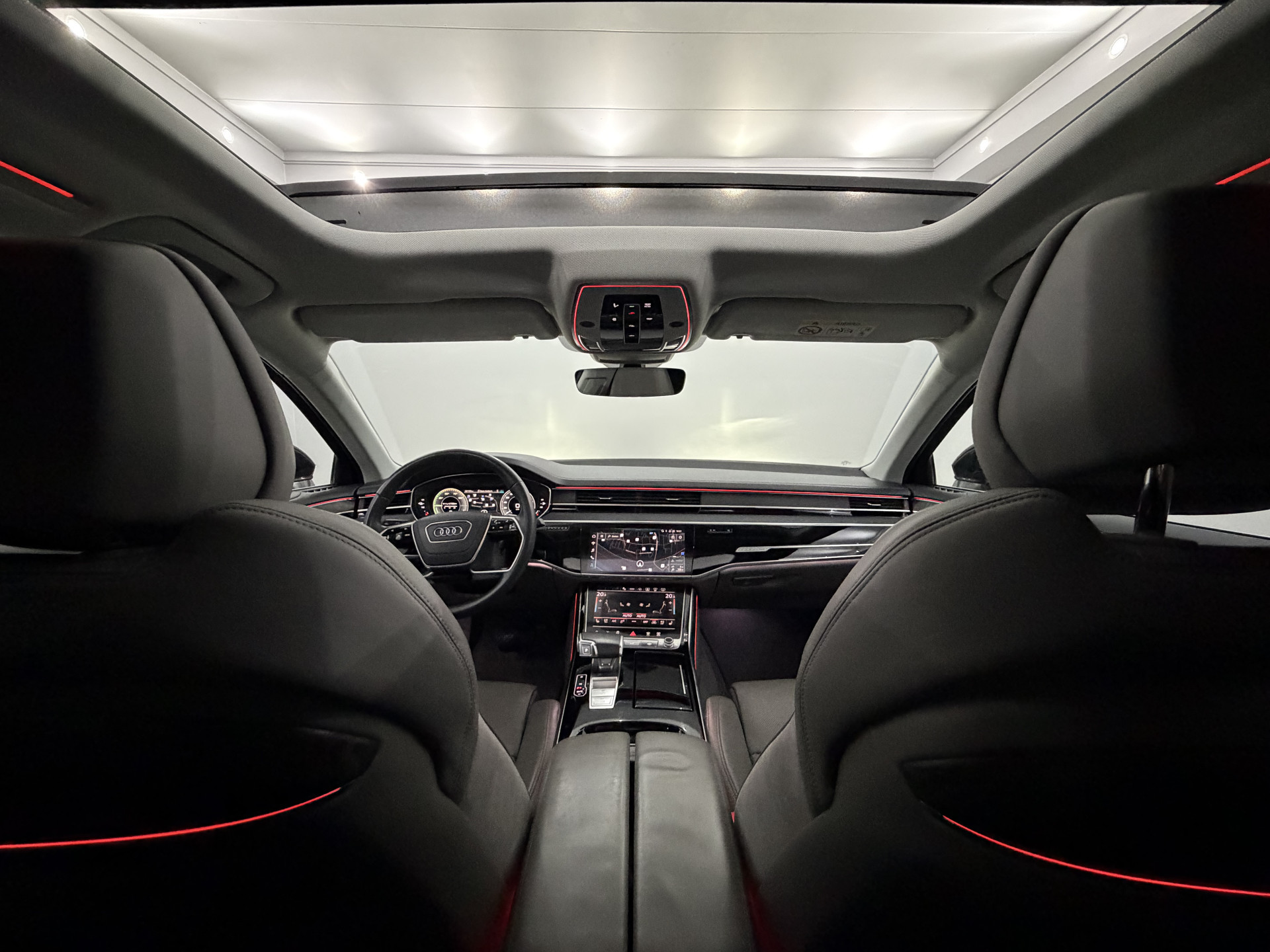 Hoofdafbeelding Audi A8