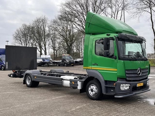 Hoofdafbeelding Mercedes-Benz Atego Mercedes-Benz Atego 1018 Euro 6 Automaat Laadklep 1500kg Totaal 10500kg Ideaal Voor ombouw naar Autotransporter ( Tijhof ) Veldhuizen Cruise controle 2-Persoons Tachograaf Luchtvering Stuurwielbediening Euro 6