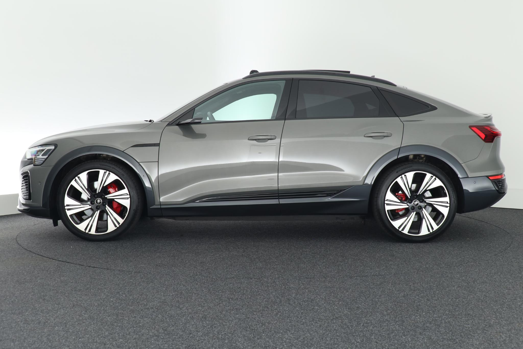 Hoofdafbeelding Audi Q8 Sportback e-tron