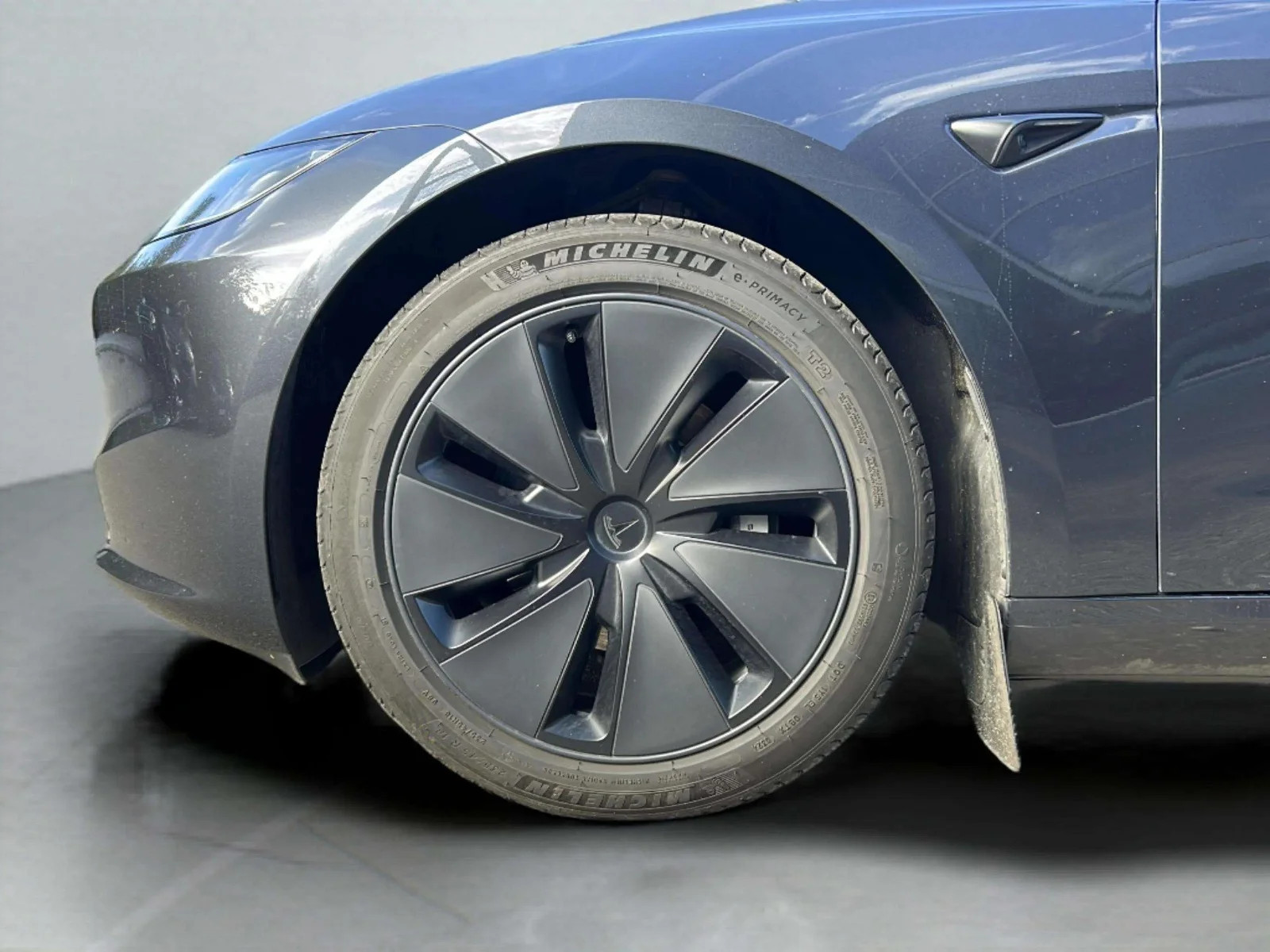 Tesla-Model 3-image-8