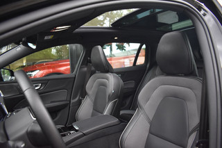 Volvo V60 Volvo V60 T6 350pk AWD Plus Dark | Climate | S/K Dak | Harman Kardon | Tre - afbeelding nr 4