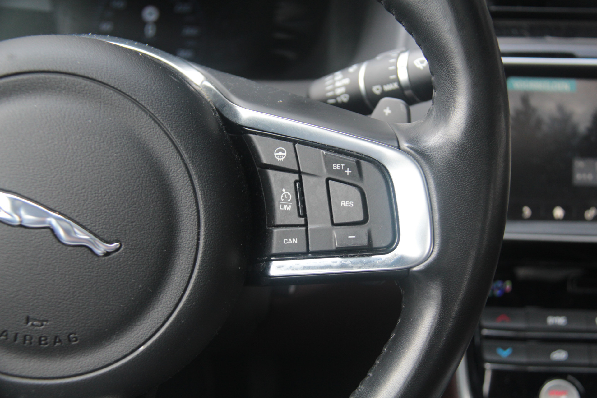 Hoofdafbeelding Jaguar XE