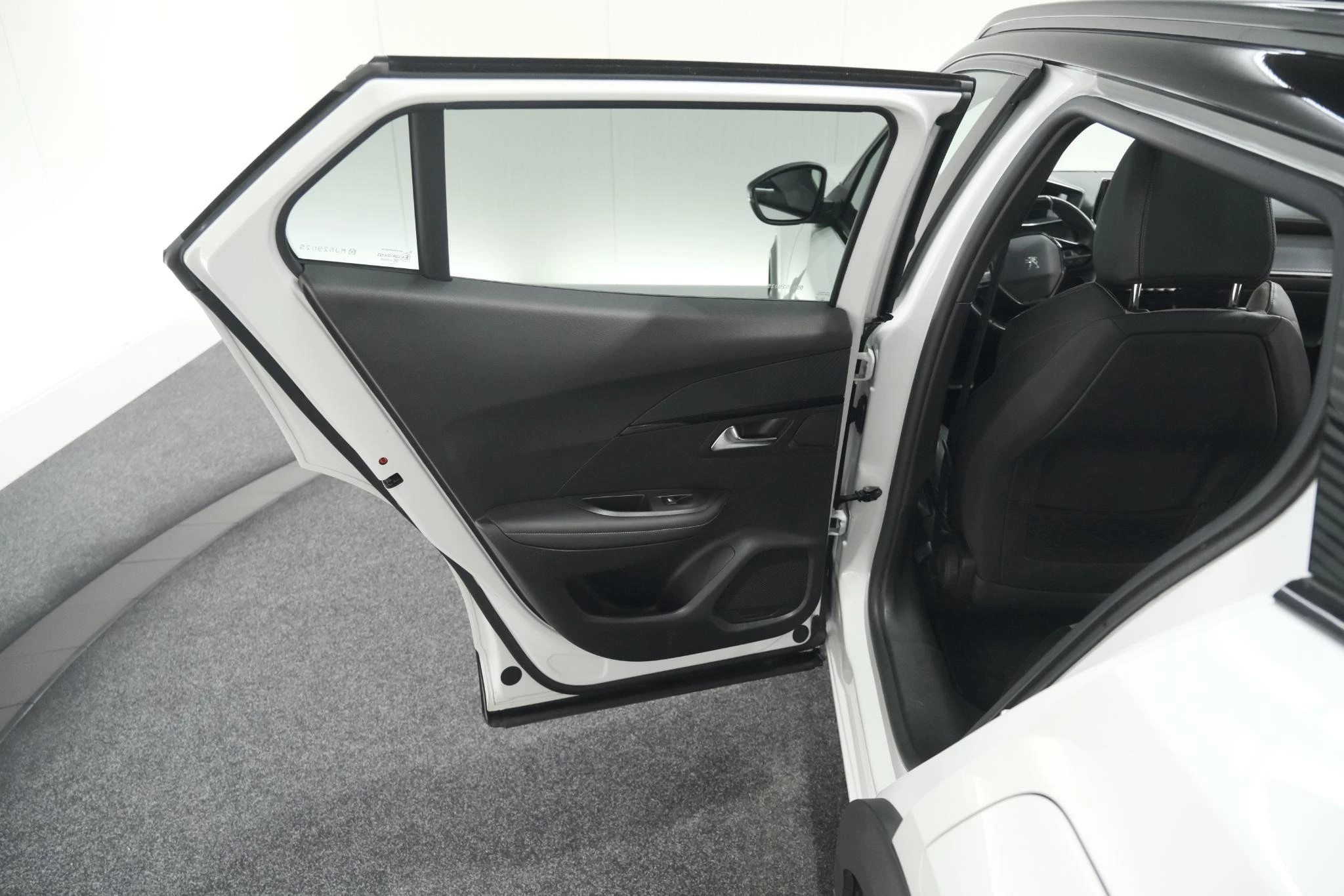 Hoofdafbeelding Peugeot e-2008