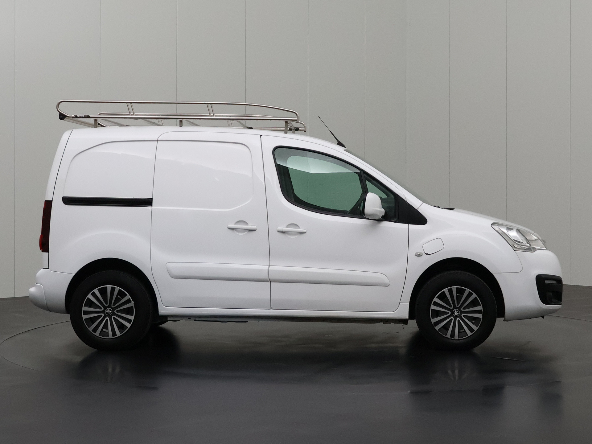 Hoofdafbeelding Peugeot Partner