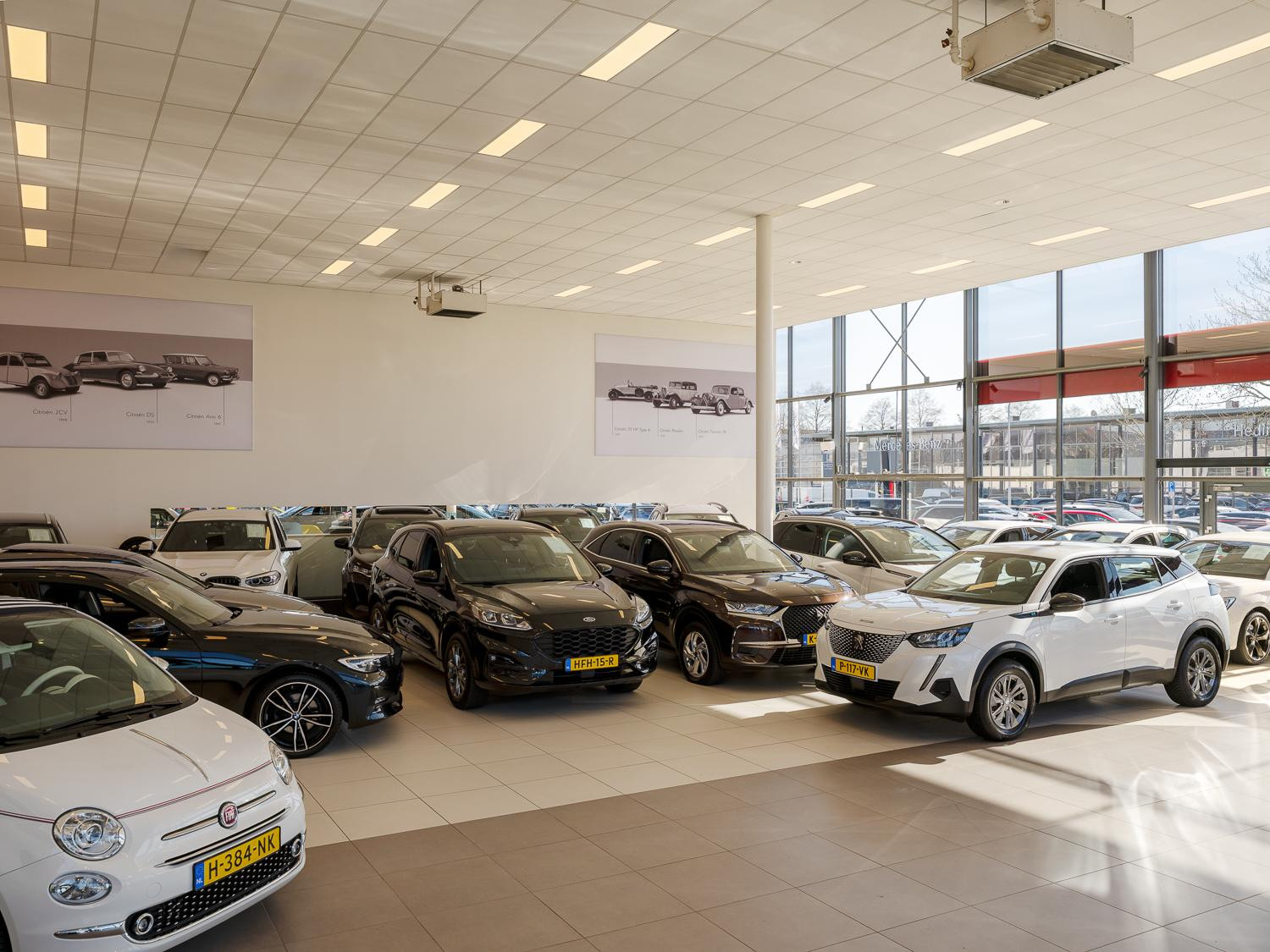 Hoofdafbeelding Peugeot e-208