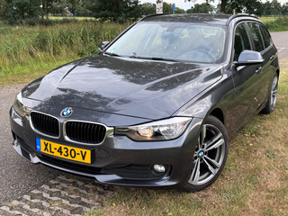 BMW 3 Serie 320 D TOURING / 18 INCH / LEDER / 170DKM