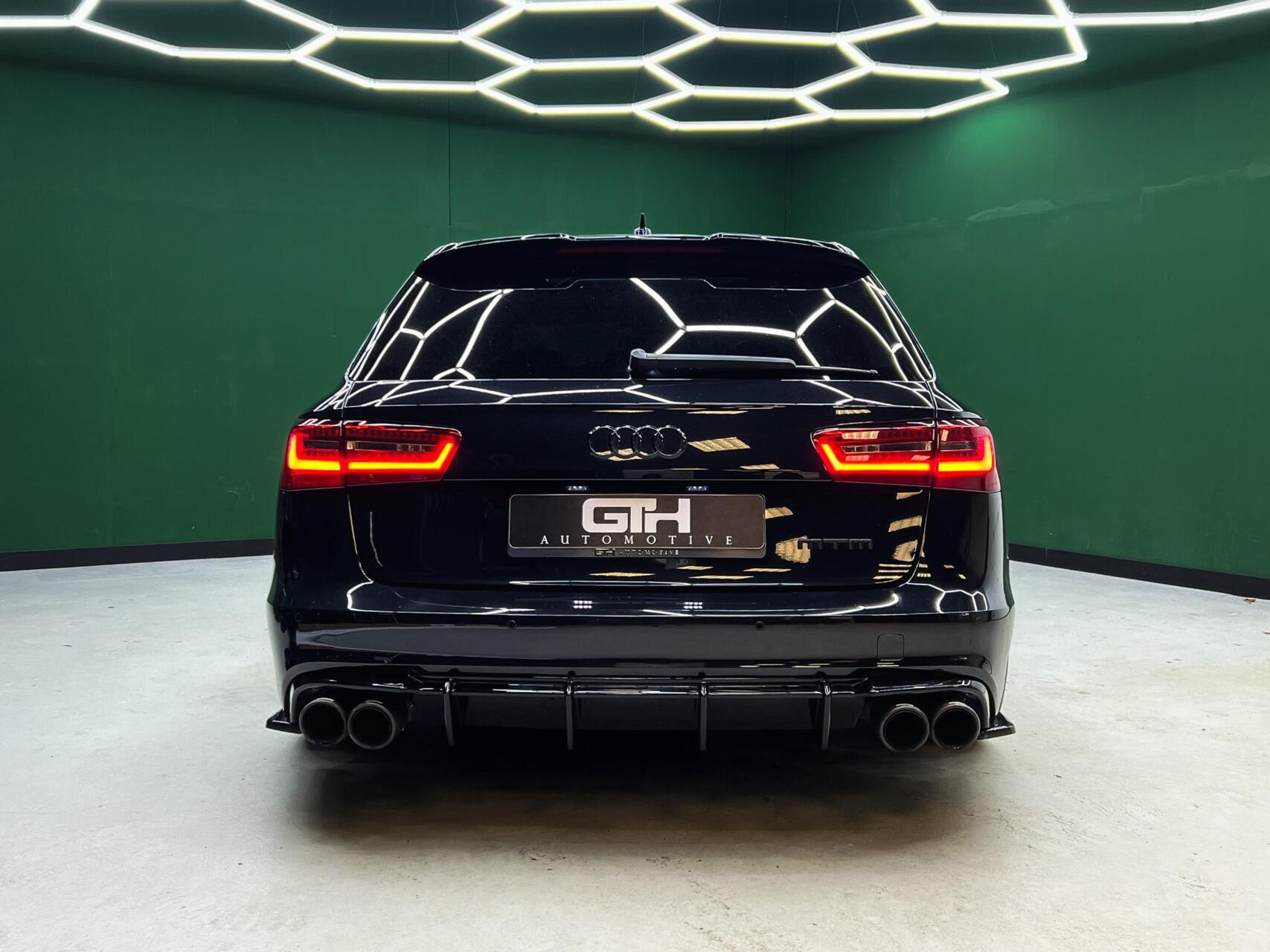 Hoofdafbeelding Audi S6