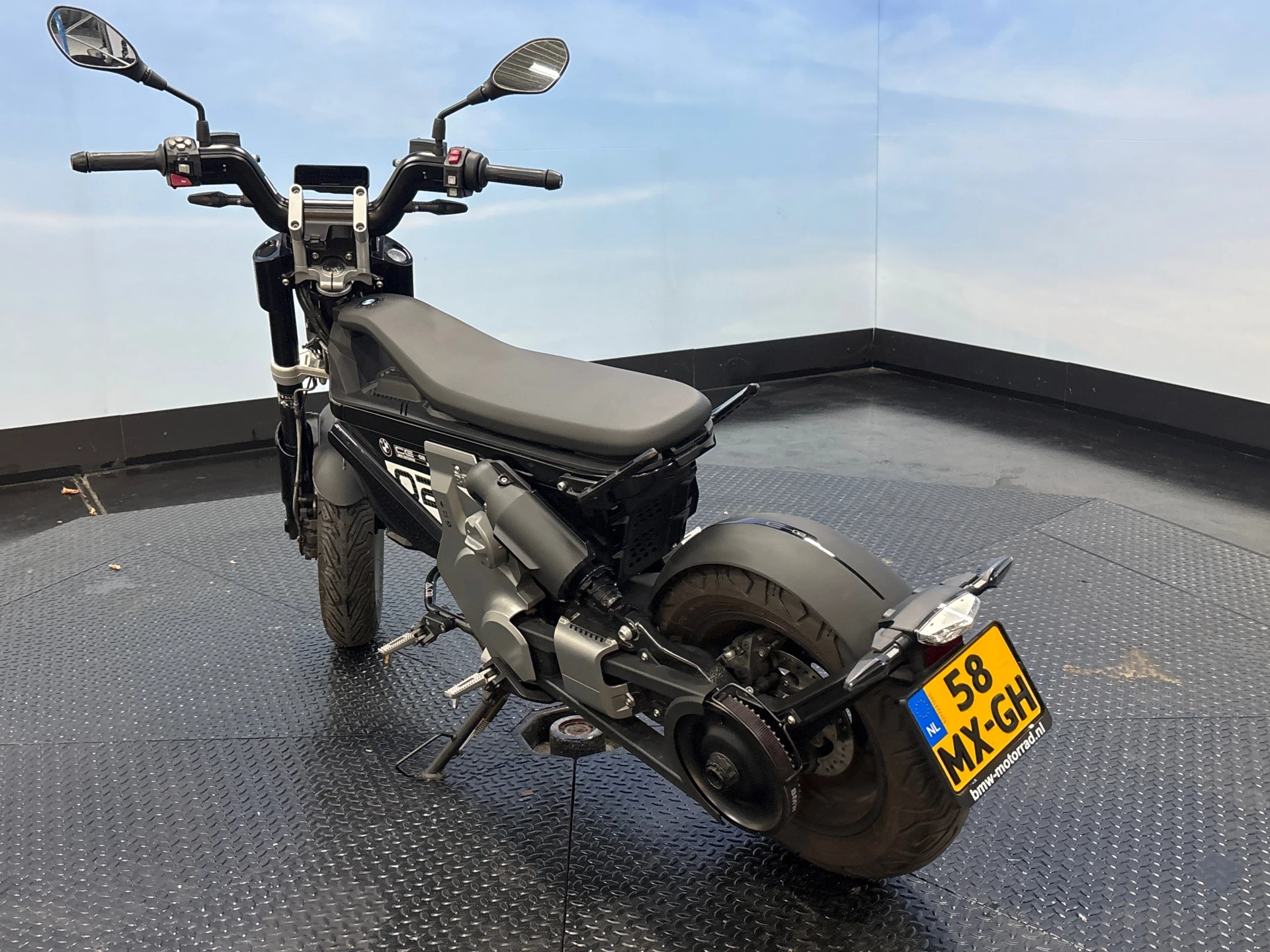 Hoofdafbeelding BMW CE 02