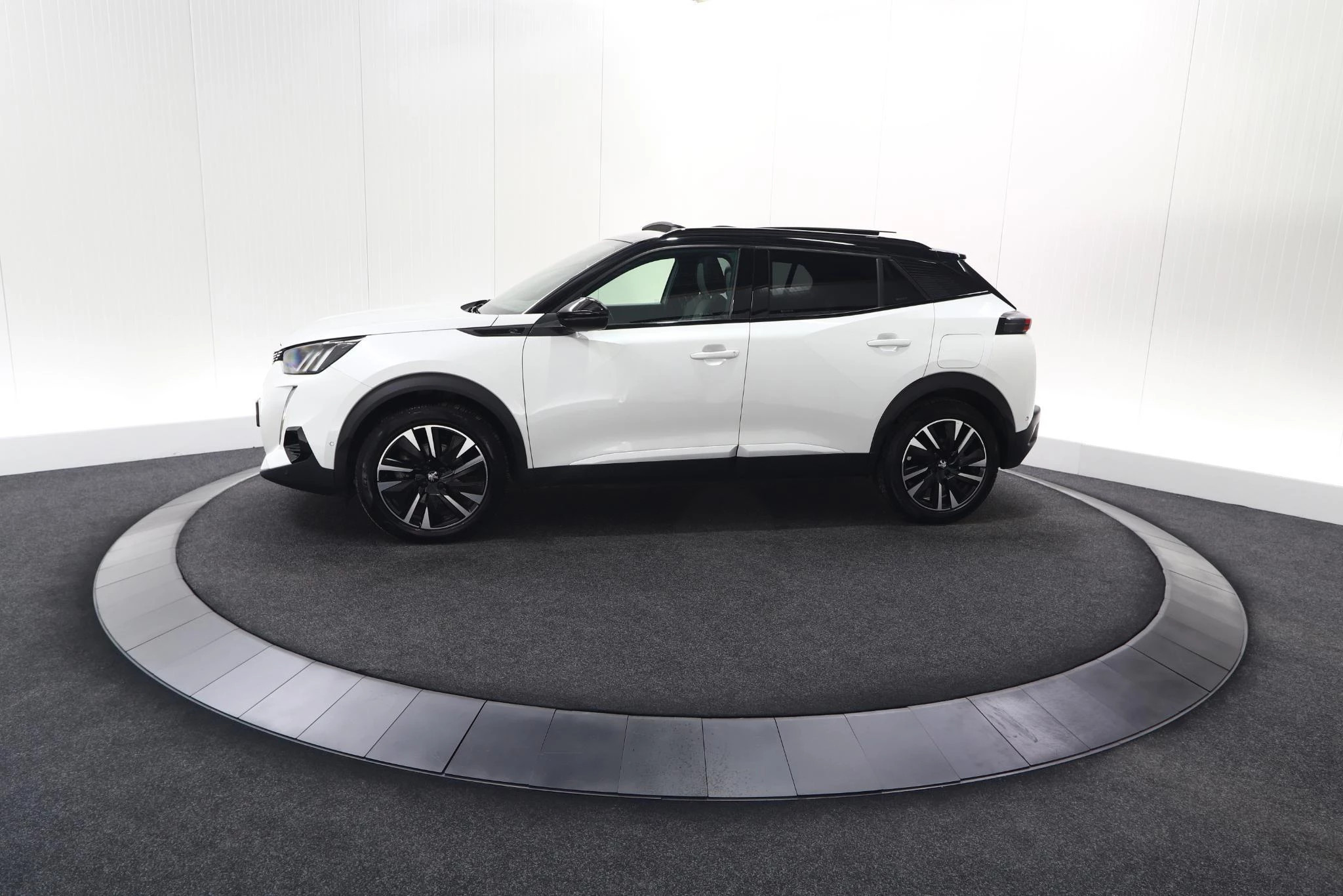 Hoofdafbeelding Peugeot e-2008