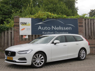 Hoofdafbeelding Volvo V90 Volvo V90 2.0 T4 Momentum AUTOMAAT | DEALER ONDERHOUDEN | NIEUW DISTRIBUTIESET | MICHELIN BANDEN | VOL LEDER INTERIEUR |