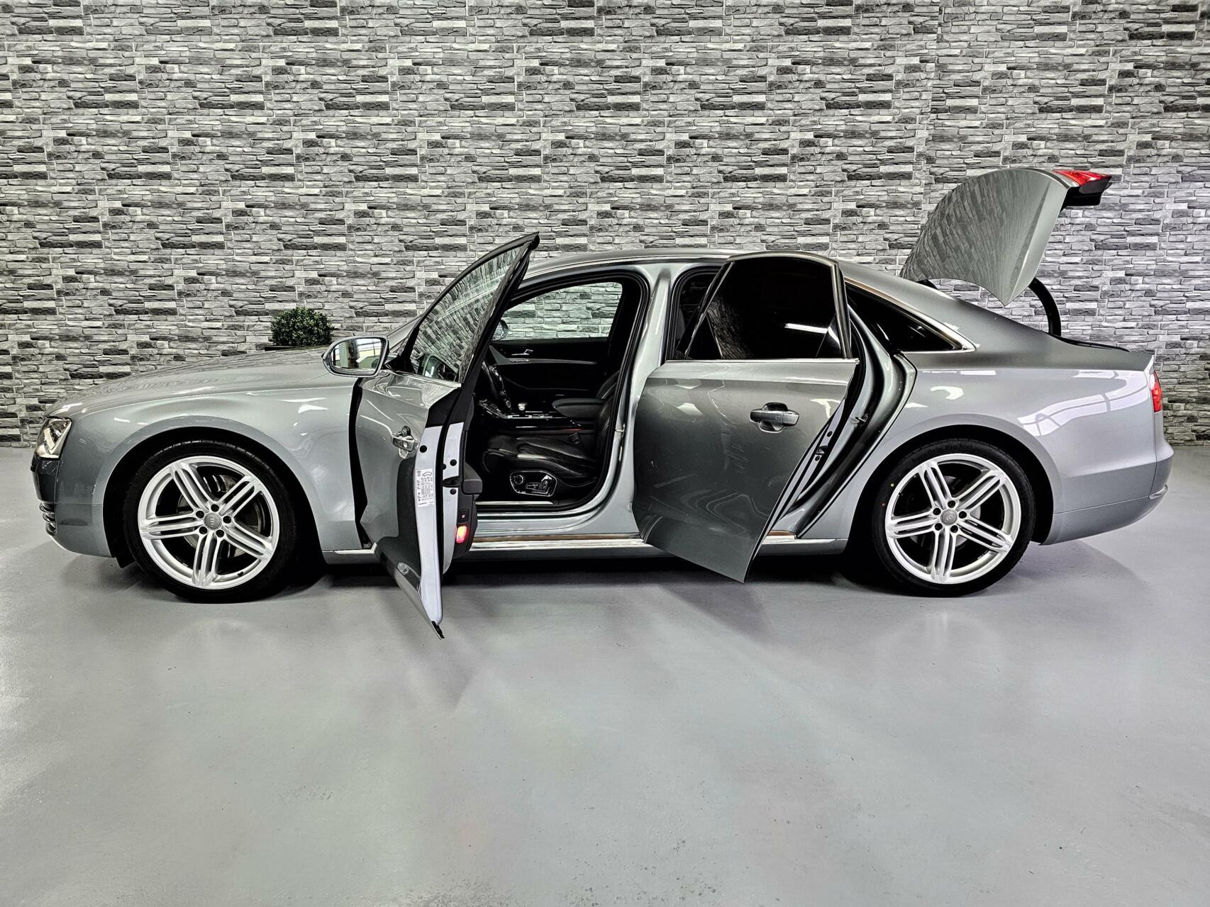 Hoofdafbeelding Audi A8