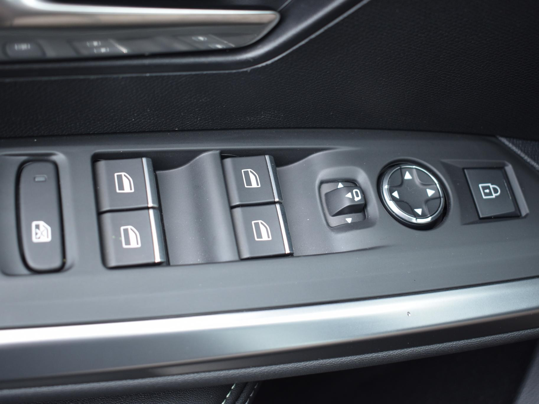 Hoofdafbeelding Peugeot e-3008