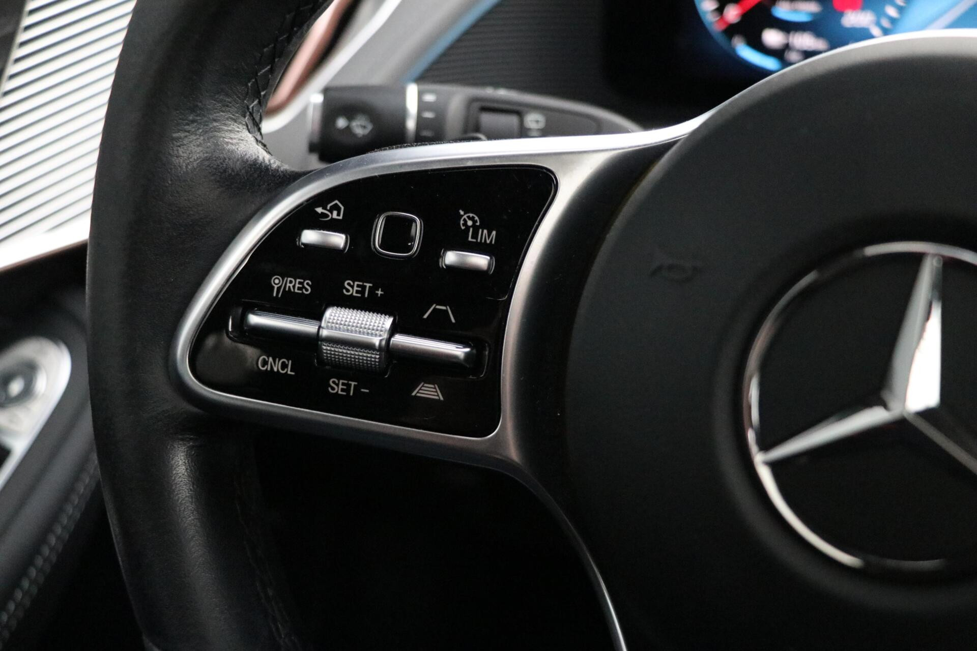 Hoofdafbeelding Mercedes-Benz EQC