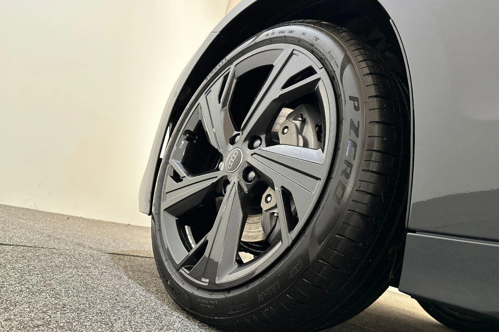 Hoofdafbeelding Audi A6 Avant e-tron