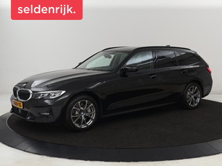 BMW 3-serie 330e Sport Line | Adaptive cruise |  Stoelverwarming | Sportstoelen | Carplay | Sfeerverlichting | Live Cockpit | Navigatie | Half leder | DAB | Climate control | PHEV | Plug In