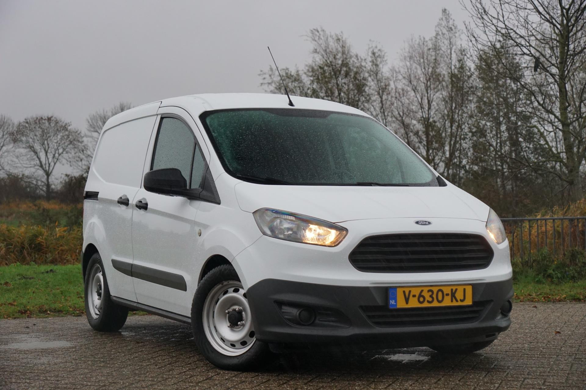 Hoofdafbeelding Ford Transit Courier