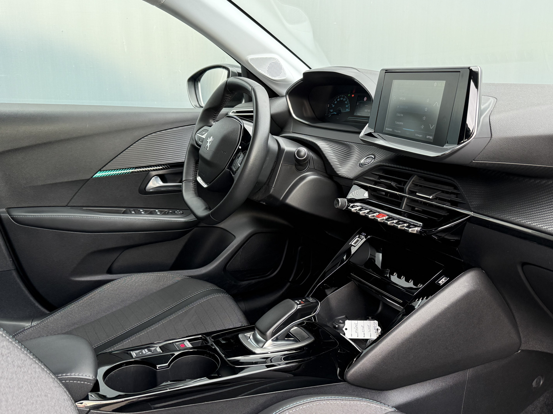 Hoofdafbeelding Peugeot e-208