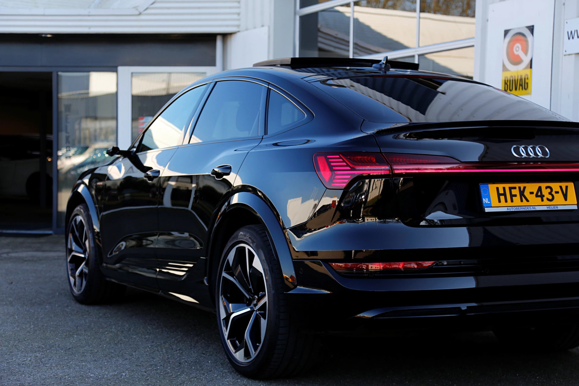 Hoofdafbeelding Audi e-tron