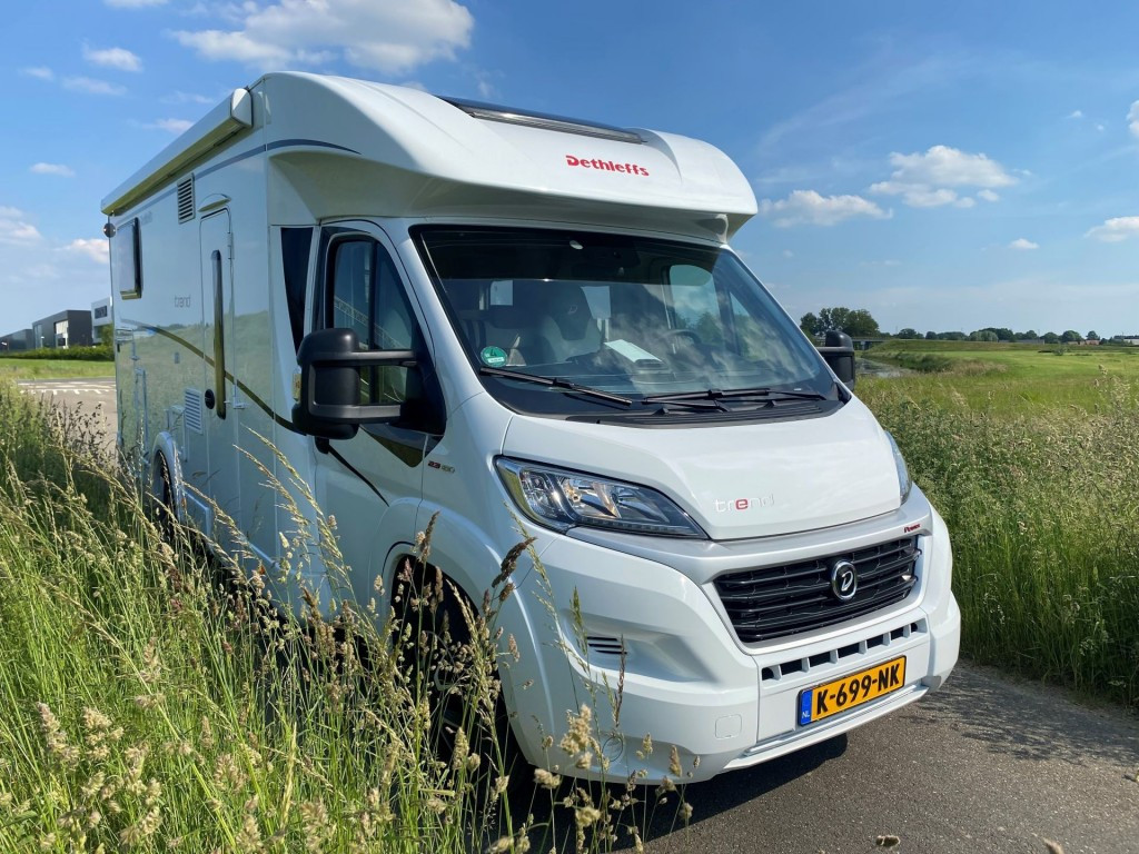 Hoofdafbeelding Dethleffs T7057 Eb 160pk Autom/lengte Bedden/airco