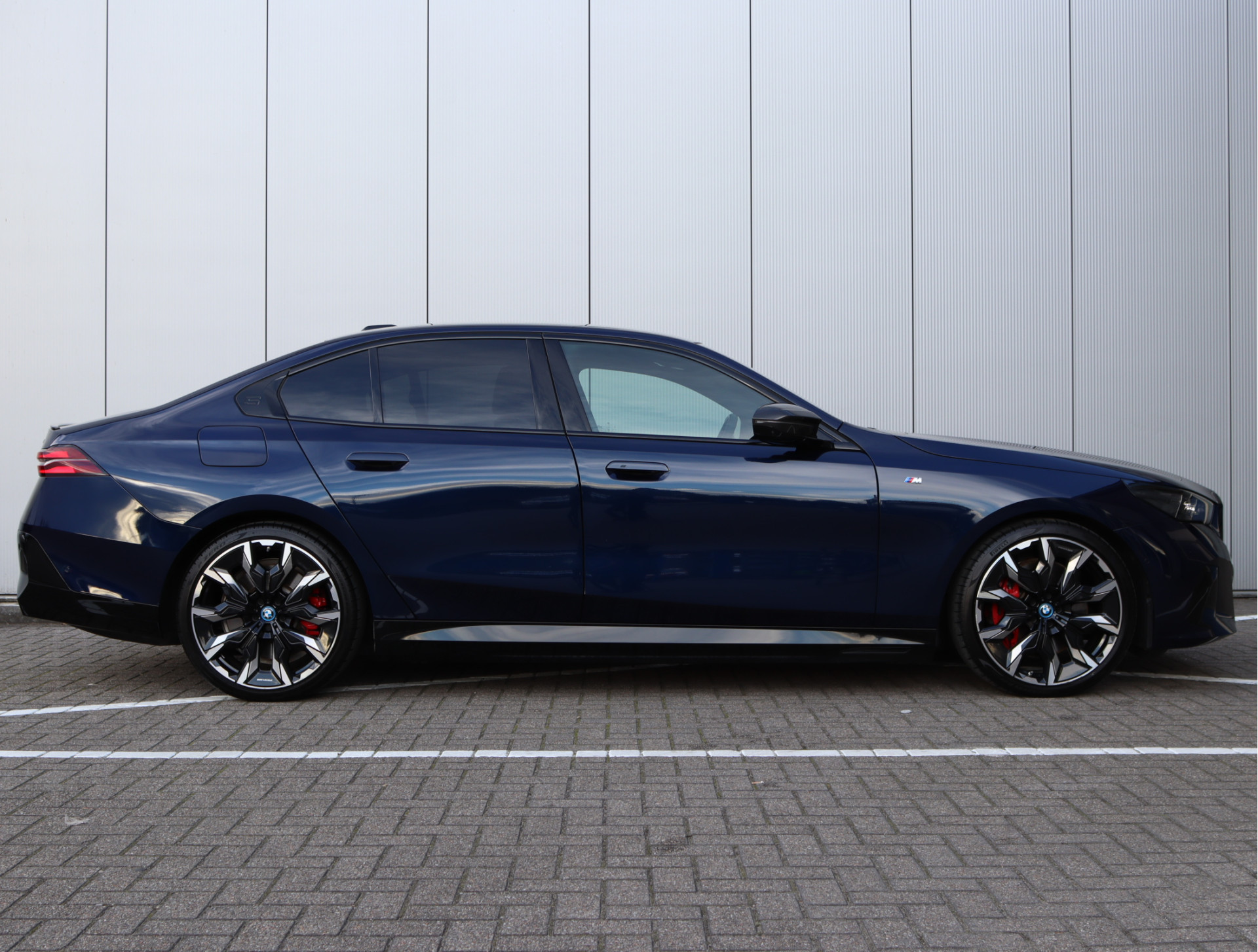 Hoofdafbeelding BMW i5