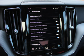 Volvo XC60 Volvo XC60 2.0 T6 Plug-in hybrid AWD Plus Black Edition | Panoramadak | H&K | 360 camera | Winterpack - afbeelding nr 30