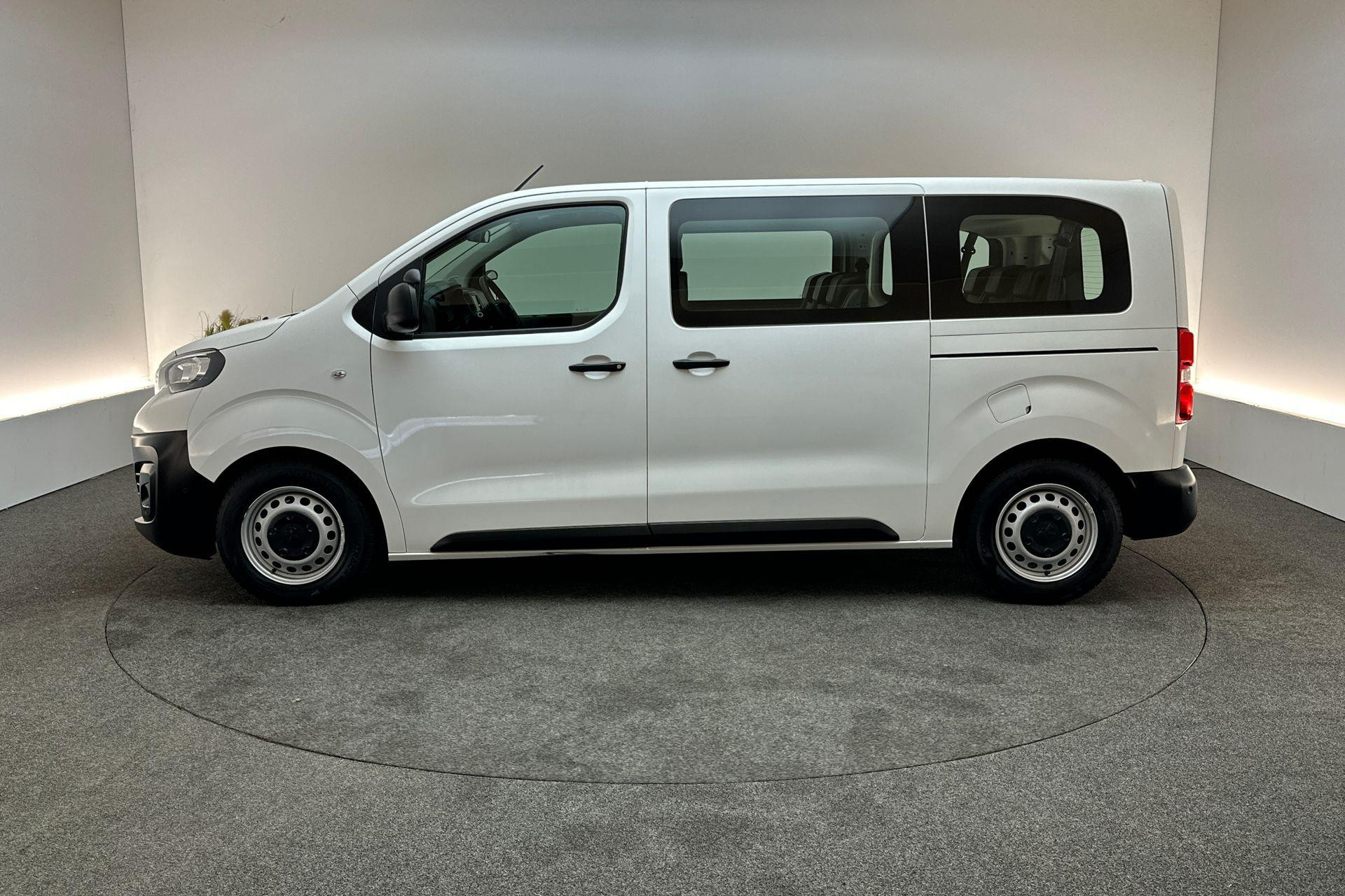 Hoofdafbeelding Peugeot Traveller