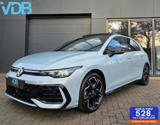 Volkswagen Golf 8.5 R-Line 1.5 ETSI CRISTAL ICE BLUE PANO IQ