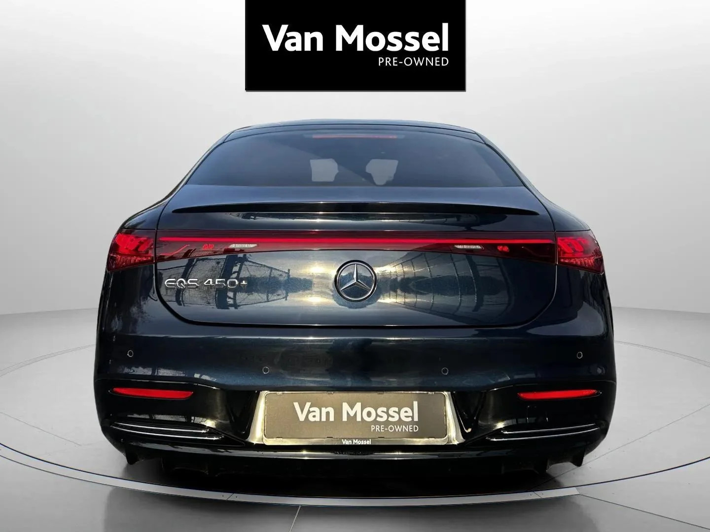 Mercedes-Benz-EQS-image-5