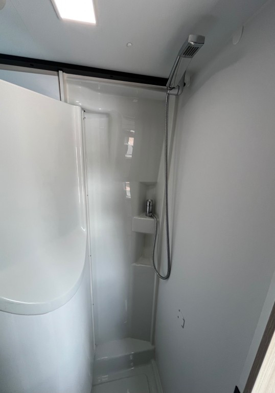 Hoofdafbeelding Adria Twin 640 Slb Plus Enkele Bedden 2x Airco