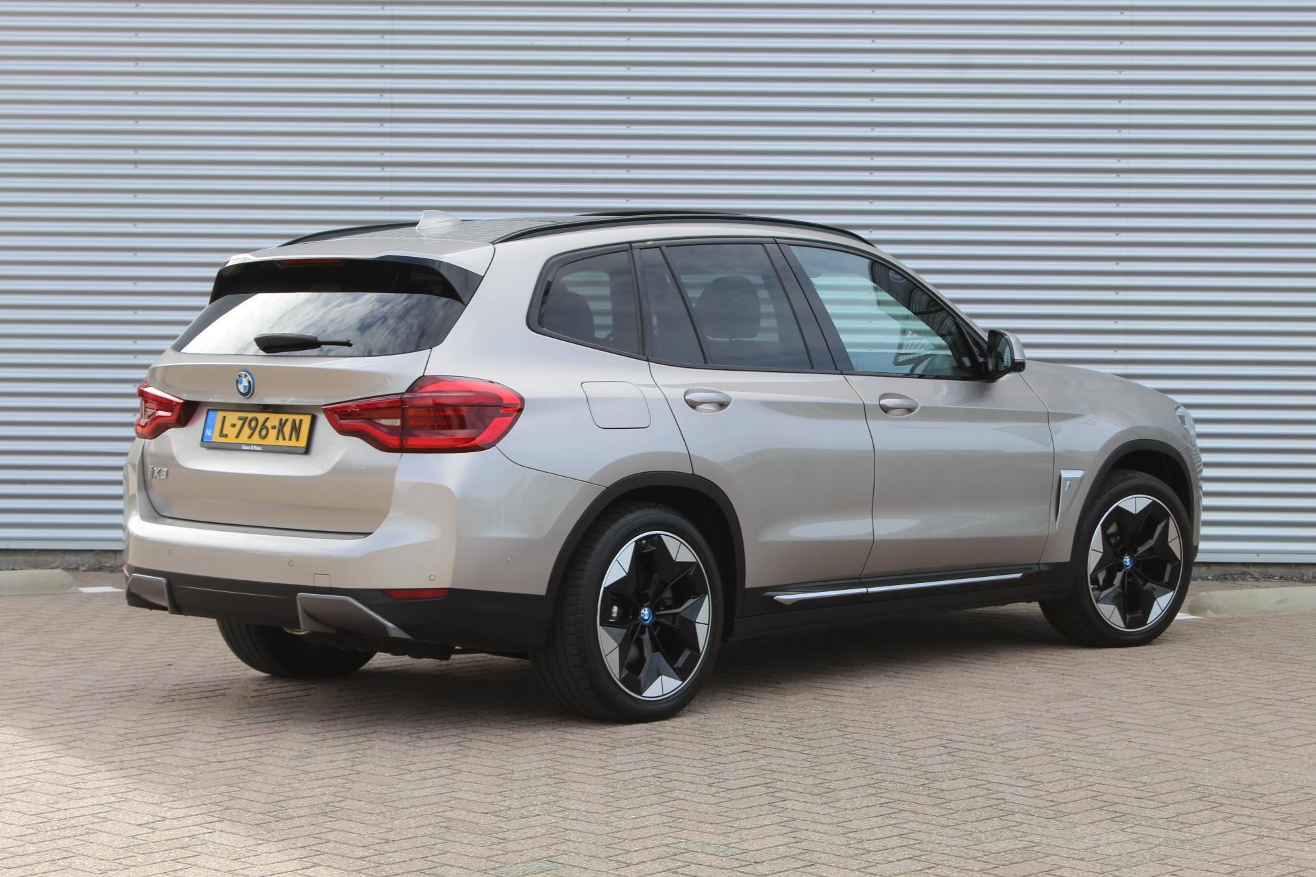 Hoofdafbeelding BMW iX3