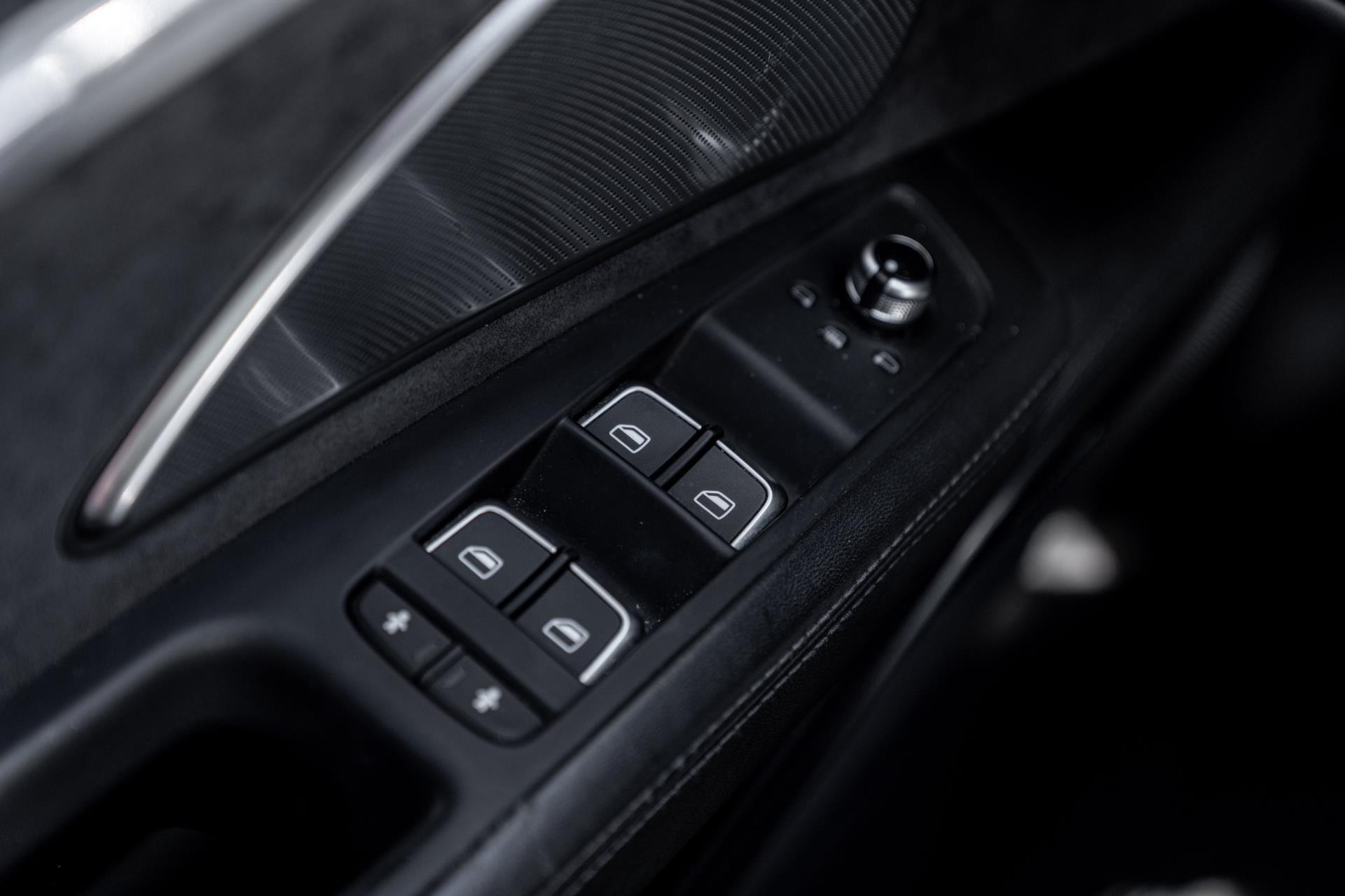 Hoofdafbeelding Audi S8